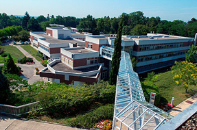 EM LYON Business School